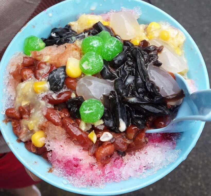 Penang: Top Seven Wonders Of Penang Private Exploration Tour - Local food to finish the morning