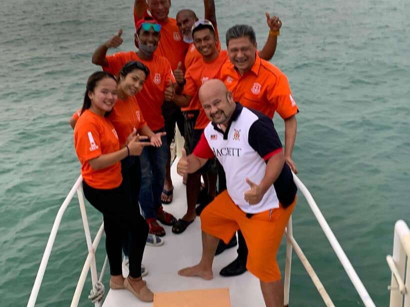 Port Dickson: Breathtaking Dickson Dragon Sunset Cruise - The first 15 minutes: safety, refreshments, and open water