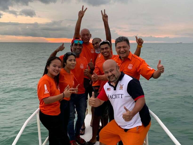 Port Dickson: Dragon Sunset Cruise with Salt Water Jacuzzi - Sailing toward Teluk Kemang and Blue Lagoon
