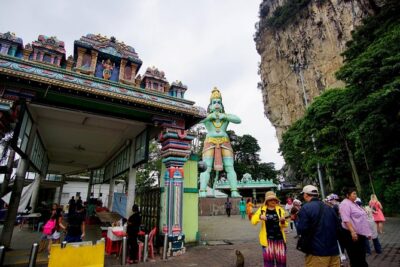 Private Batu Caves, National Mosque & Religious Tour with Lunch