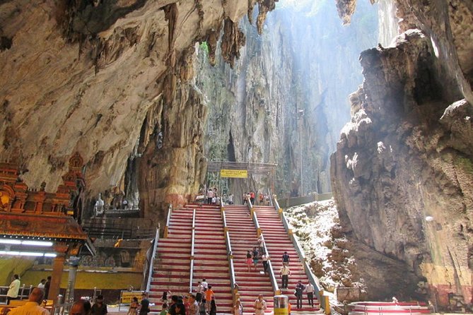 Private Batu Caves, National Mosque & Religious Tour with Lunch - Masjid Negara: an important stop with a Friday restriction
