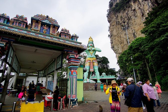Private Batu Caves, National Mosque & Religious Tour with Lunch - Batu Caves: a dramatic opening with limited time