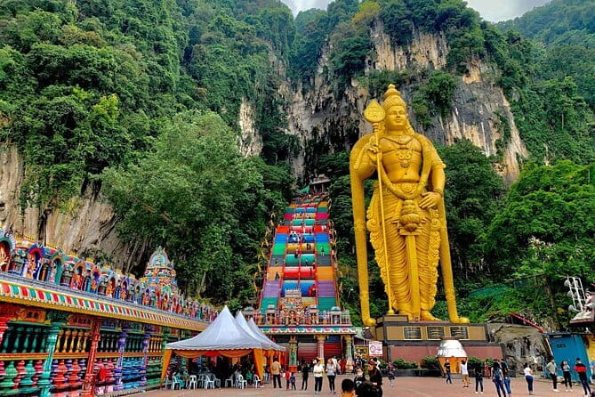 Private Batu Caves & Petronas Twin Tower Tickets With Lunch <em>26</em> – Key points at a glance’ /></p>
<ul>
<li><strong>Five Kuala Lumpur stops in about five to six hours:</strong> You visit Batu Caves, a batik workshop, Royal Selangor, Central Market, and the Petronas Twin Towers.</li>
<li><strong>Private transport matters:</strong> Only your group takes part, and an air-conditioned vehicle handles the movement between sites.</li>
<li><strong>Batu Caves includes 272 steps:</strong> The climb leads to Hindu shrines inside a limestone hill, so this is not a sit-back sightseeing day.</li>
<li><strong>Lunch is part of the schedule:</strong> Central Market is the planned meal stop, with time set aside for a local lunch.</li>
<li><strong>The Petronas ticket has a backup plan:</strong> If the tower ticket cannot be secured for a last-minute booking, KL Tower may be substituted.</li>
<li><strong>The craft stops add Malaysian context:</strong> You see how batik is made and learn about Royal Selangor, one of the country’s major pewter makers.</li>
</ul>
<h2 id="why-this-private-kuala-lumpur-tour-works">Why this private Kuala Lumpur tour works</h2>
<p><img width="668" height="446" decoding="async" src=