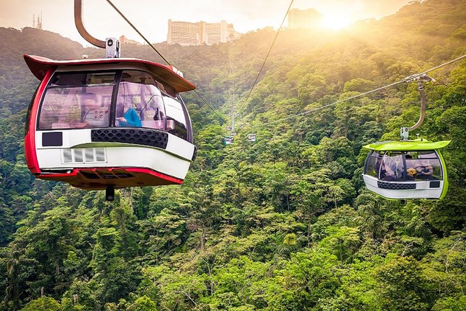 Private Genting Highland Tour With Cable Car Ride & Batu Caves - Riding the Awana SkyWay toward Genting Highlands