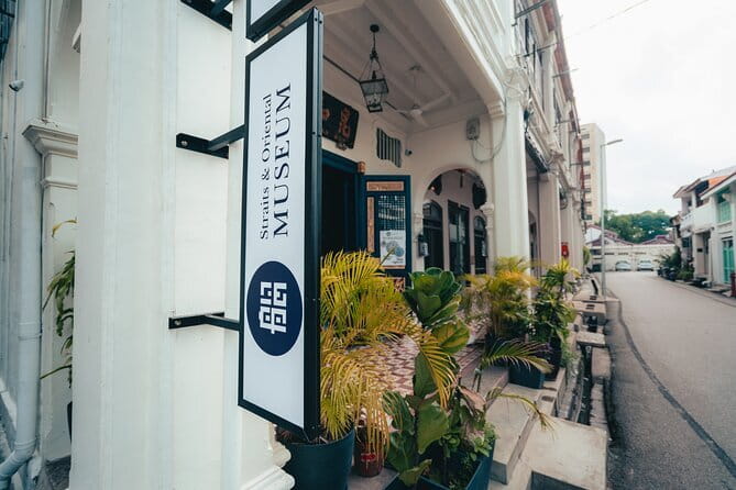 Private Half-Day Penang Hill and Kek Lok Si Temple Tour - Riding the funicular up Penang Hill