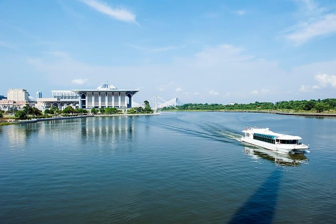 Private Half-Day Putrajaya Tour with Lake Cruise from Kuala Lumpur - Why Putrajaya makes a good half-day outing