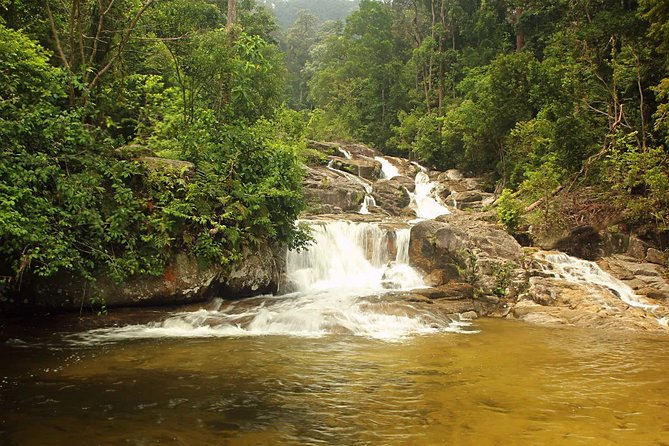 Private Kanching Waterfalls with Batu Caves & Ramayana Caves Tour - Why this four-hour outing works