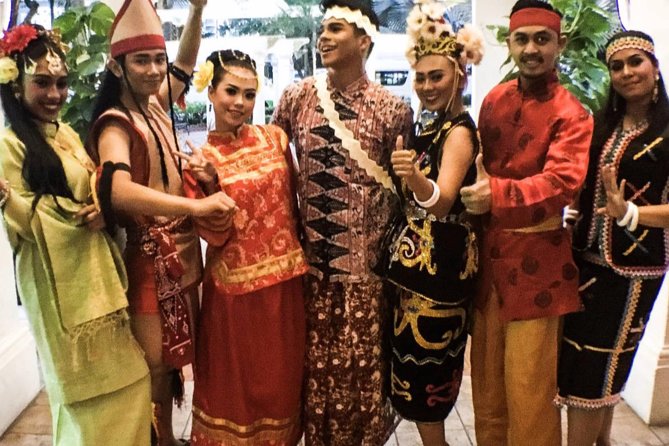 Private Kuala Lumpur City Tour With Petronas Tower & Local Dinner - Chinatown’s night bazaar and temple streets