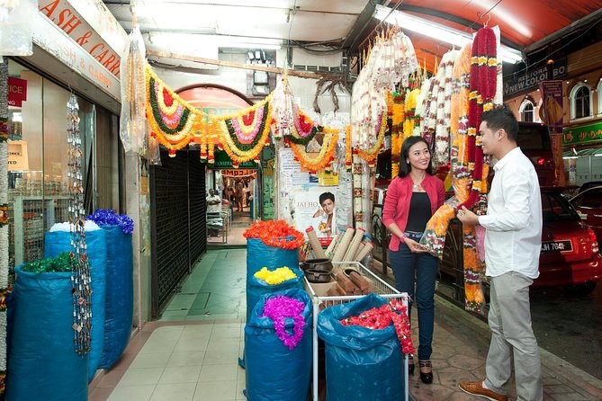 Private Kuala Lumpur Night Market And Food Tour - The private vehicle and guide service