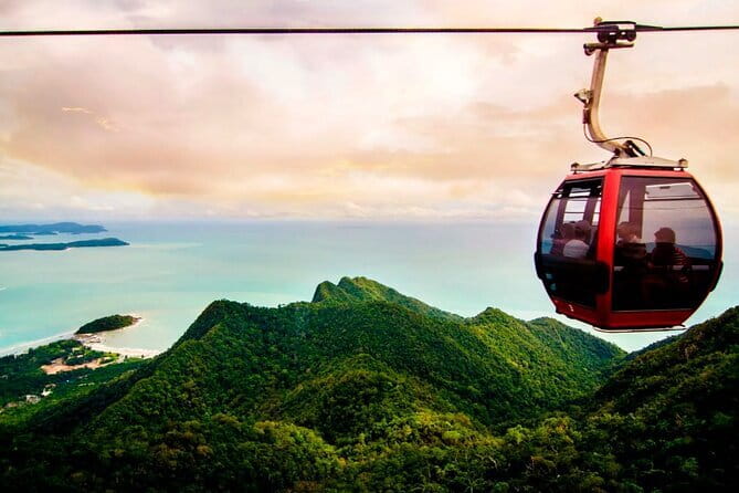 Private One Day Highlights Langkawi Tour Including Cable Car And Sky Bridge - Eagle Square gives you a quick Langkawi introduction
