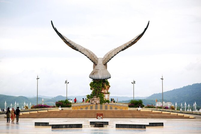 Private Return Transfer: Langkawi Airport (Airport-Hotel-Airport) - Landing at Langkawi International Airport