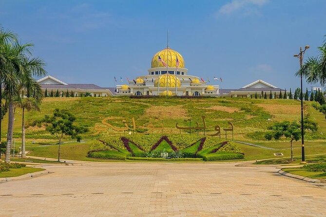 Private Shore Excursion from Klang Port to KL city tour - Palace views and the National Monument