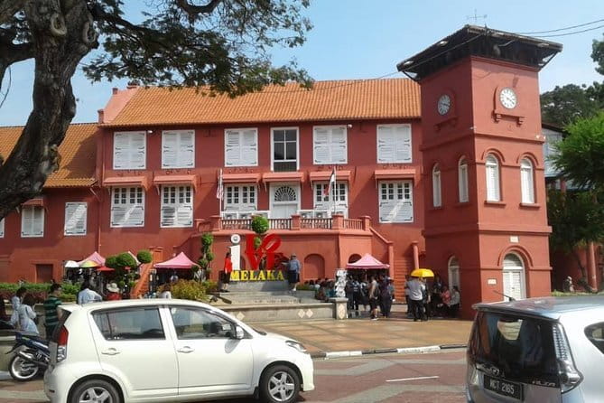 Private Tour: 3 in 1 Day Trip to Batu Caves, Bukit Melawati & Fireflies - What the Driver-Guide Adds