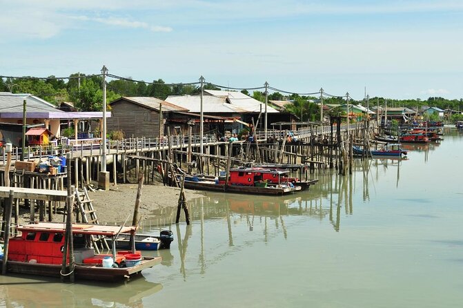 Private Tour: Crab Island Sightseeing Boat Ride and Seafood Lunch - Leaving Kuala Lumpur for Port Klang at 9 a.m.