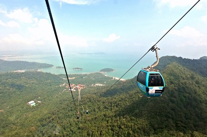 Private Tour to Langkawi Cable Car & Tanjung Rhu Beach - Riding the Langkawi SkyCab to Gunung Machinchang