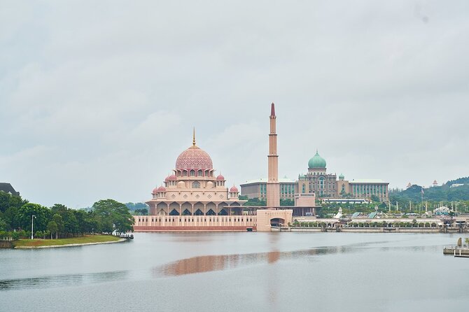 Putrajaya City Tour from Kuala Lumpur - Seri Wawasan Bridge starts the camera work