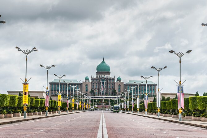 Putrajaya City Tour from Kuala Lumpur - Perdana Putra gives you the grand civic view
