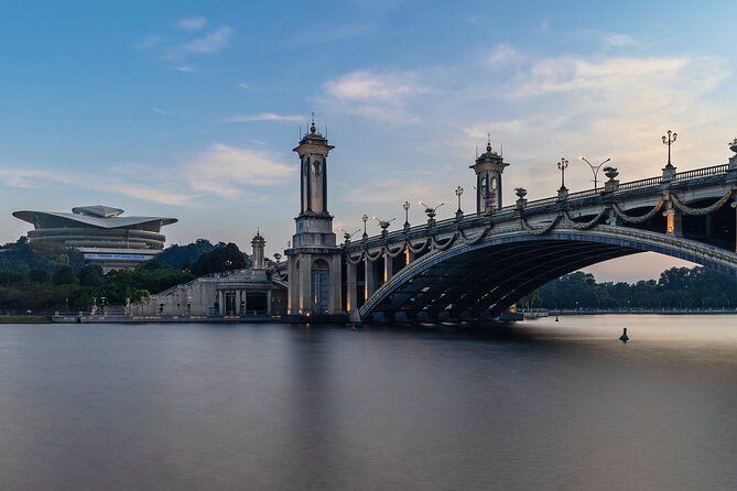 Putrajaya City Tour from Kuala Lumpur - Seri Perdana and Istana Melawati add official polish