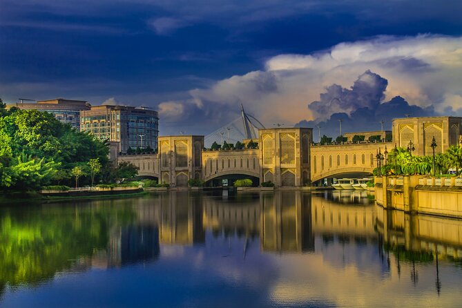 Putrajaya City Tour From Kuala Lumpur - Perdana Putra, the Prime Minister’s Office