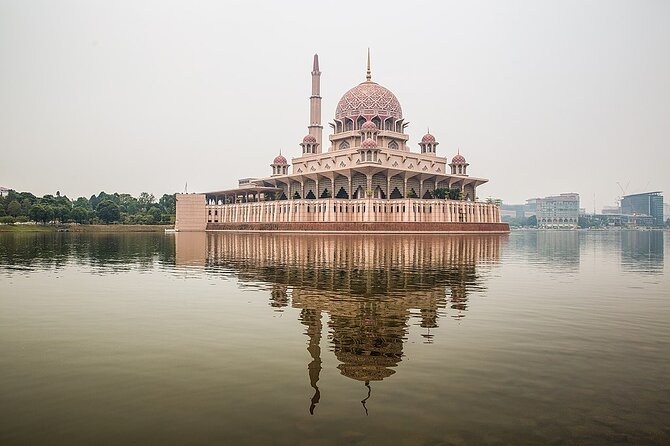 Putrajaya City Tour from Kuala Lumpur - Putra Mosque is the essential visit