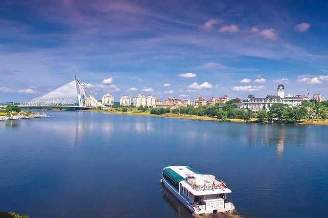 Putrajaya City Tour with Batu Caves & Sight Seeing Cruise - Perdana Putra and Dataran Putra