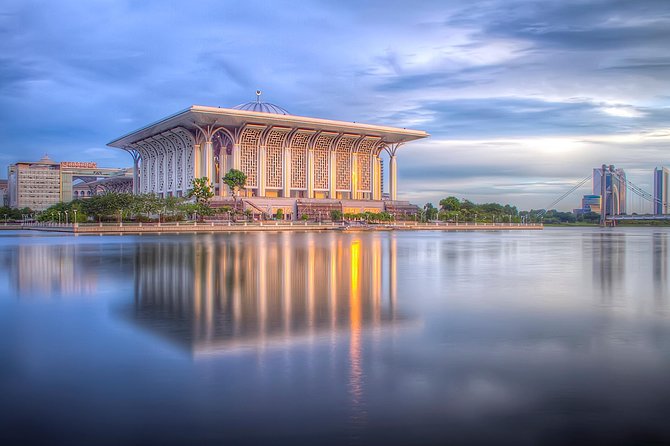 Putrajaya City Tour with Batu Caves & Sight Seeing Cruise - The Convention Centre and modern Putrajaya