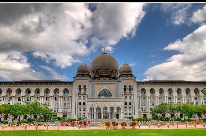 Putrajaya Tour with Traditional Boat Cruise & Pink Mosque (Private) - What the private format really gives you