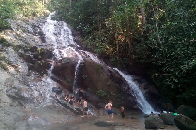 Rainforest-Cascading Waterfall & Batu Cave (Private Tour) - Two Kuala Lumpur worlds in one morning