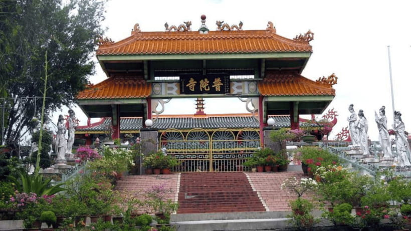 Sabah : Kota Kinabalu City Tour - Sabah City Mosque and its waterborne setting