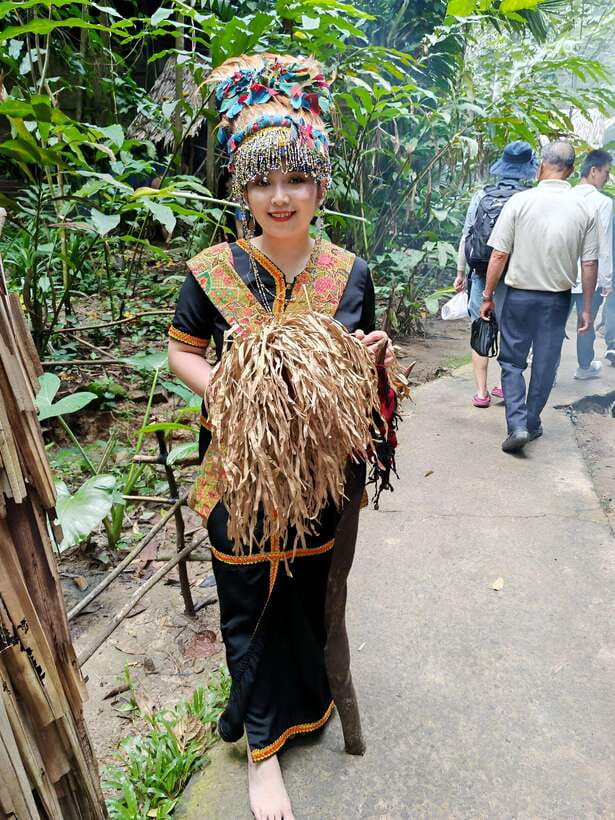 Sabah: Mari-Mari Cultural Village Visit + Lunch + transfer - Snacks and rice wine turn facts into memory