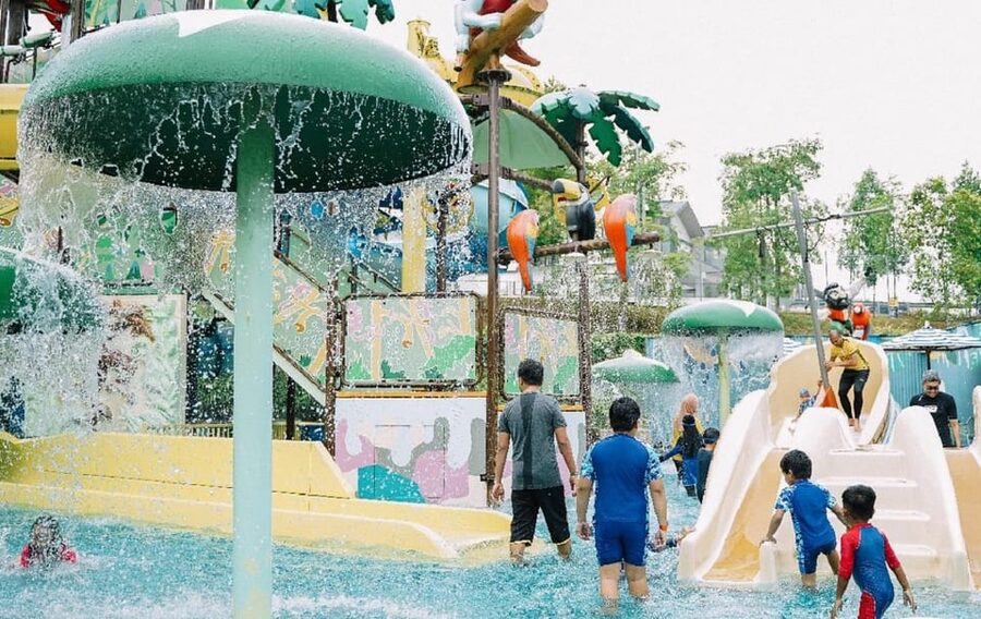 Selangor: SplashMania at Gamuda Cove - Wave Pools and Splash Zones for Different Ages