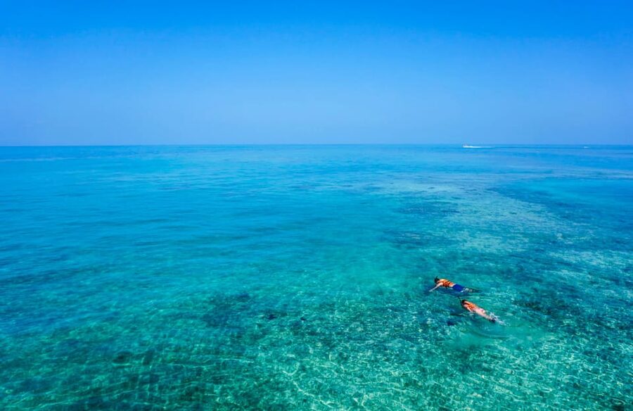 Semporna: Explore 3 Islands Tour Snorkel or Dive & Lunch - Mataking: beach time and blue water
