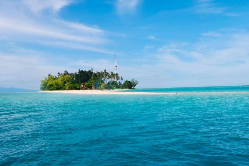 Semporna: Explore 3 Islands Tour Snorkel or Dive & Lunch - Leaving Semporna by speedboat