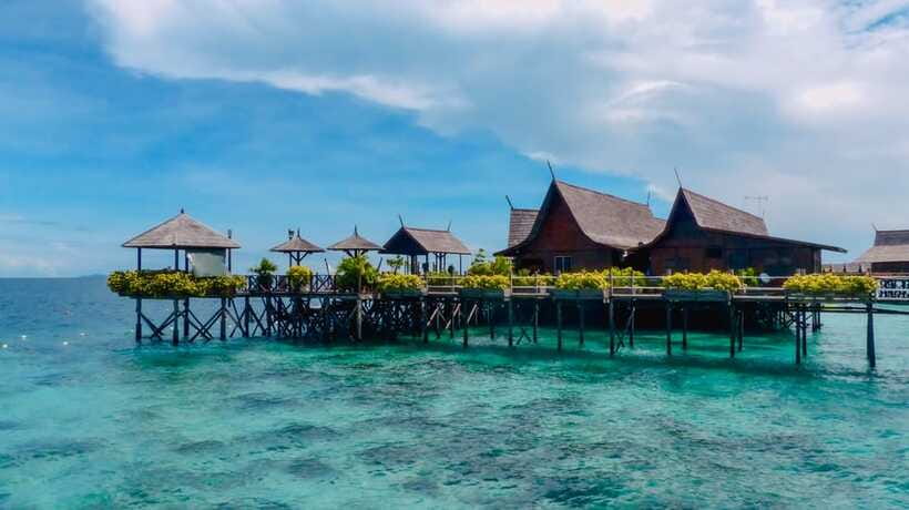 Semporna: Mabul and Kapalai Trip in Snorkel or Dive & Lunch - The 15-minute ride to Kapalai