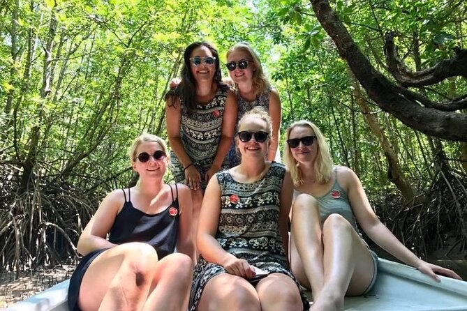 Sharing Half Day Mangrove Boat Tour With Lunch in Langkawi - Bat Cave and the flashlight question