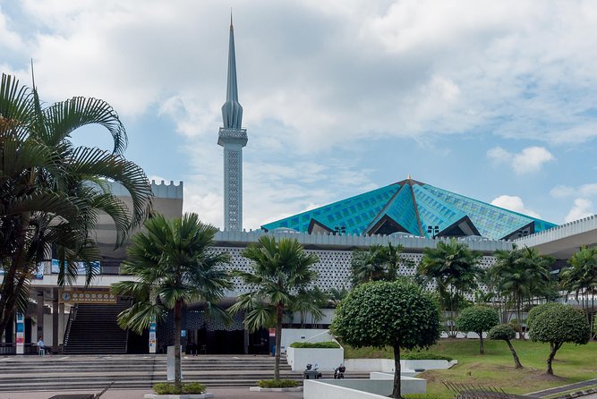 Shore Excursions from Port Klang Terminal - National Monument and the memory of war