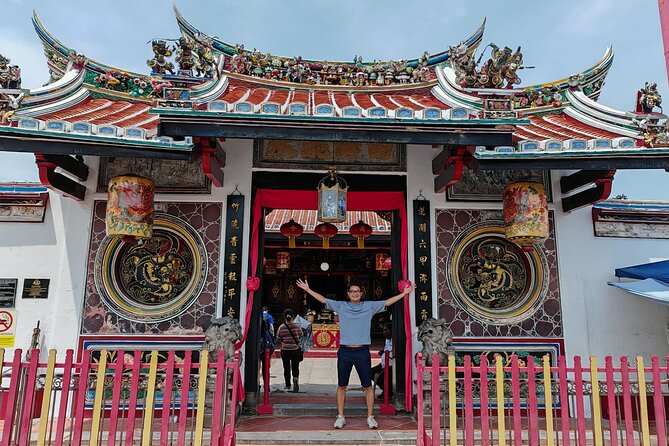 Small Group Melaka Flavours Food and Culture Tour - Chee Ancestral Mansion and Heeren Street