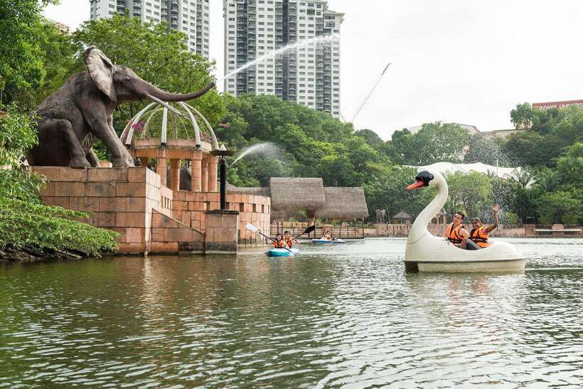 Sunway Lagoon Theme Park with Round-Trip Transfer - Hotel pickup and the 45-minute ride