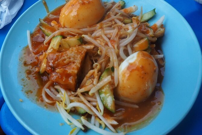 The 10 Tastings of Kuala Lumpur With Locals: Private Street Food Tour - The final Kuala Lumpur tasting hour