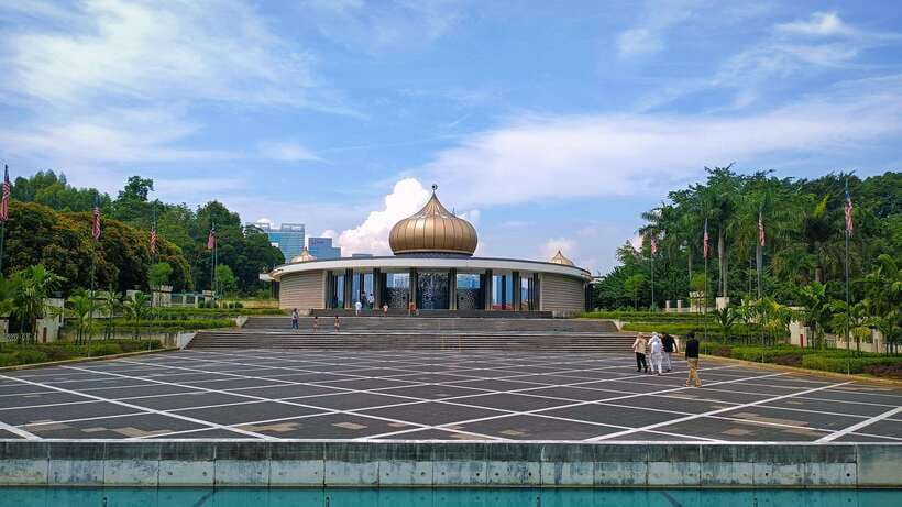 The Great Kuala Lumpur Tour with KL Tower Ticket & Lunch - Petronas Twin Towers and KL Tower views