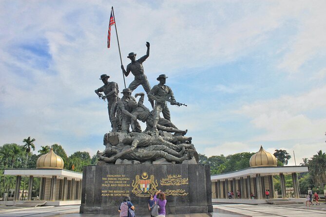 Transit Tour Private Tour (Ex Port Klang Cruise Centre/KLIA 1 &2) - The Petronas Twin Towers photo stop